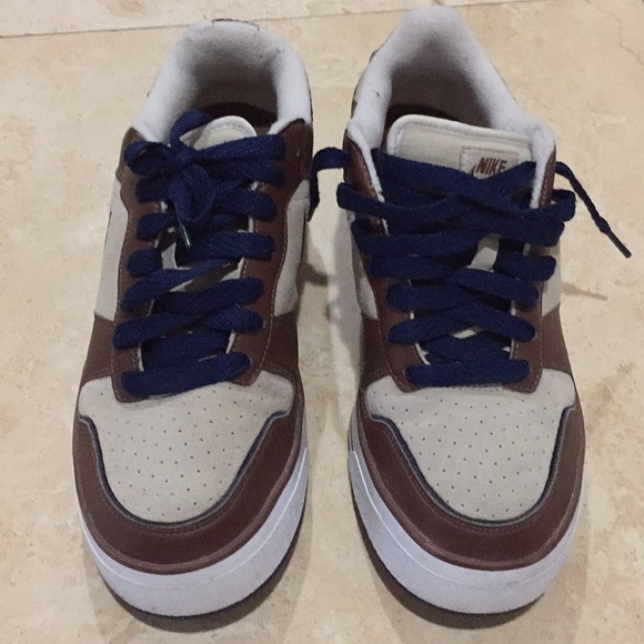 nike air style shoes